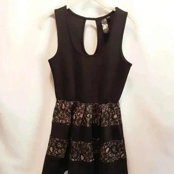 Dress - Picture 1 of 1